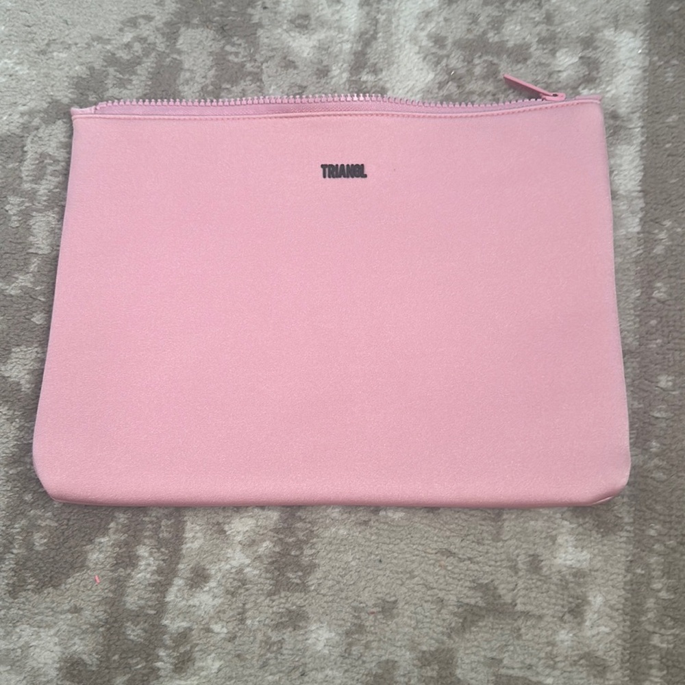 Triangl travel bag!